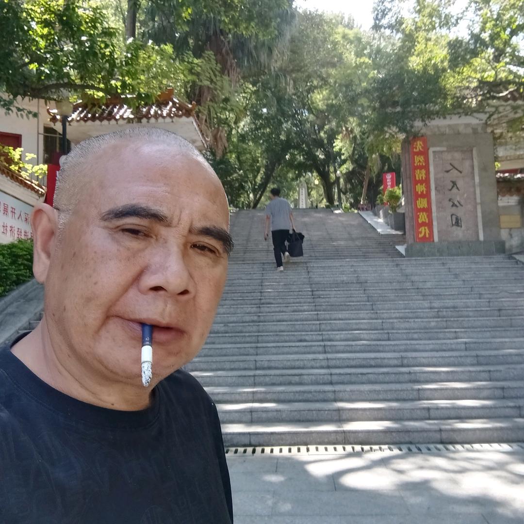 曾辉成
