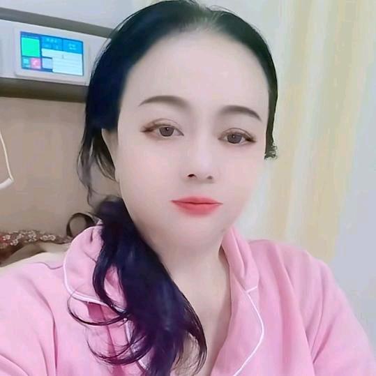 梦梦姐    （ 中午1点8分开播3点下