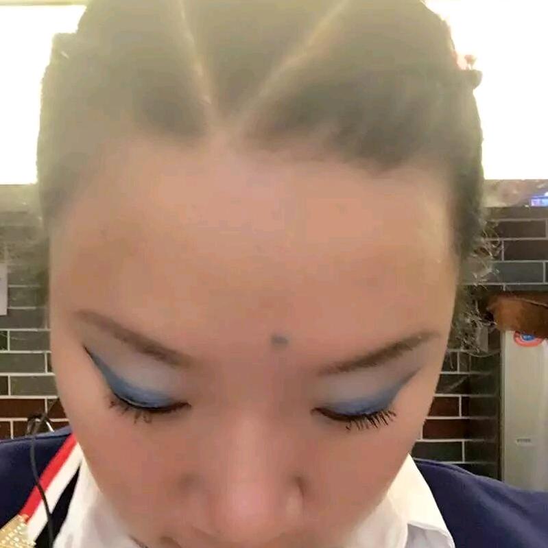 婧