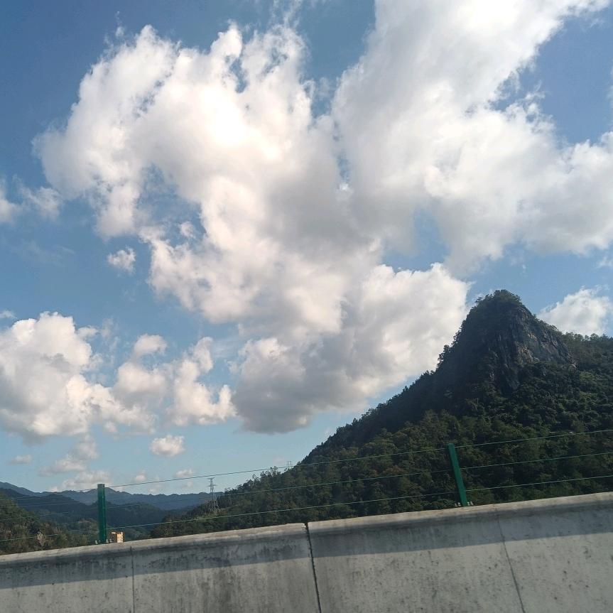 蓝天、白云