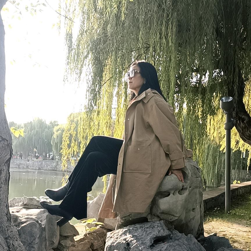 依依不念过往，无作品不关注