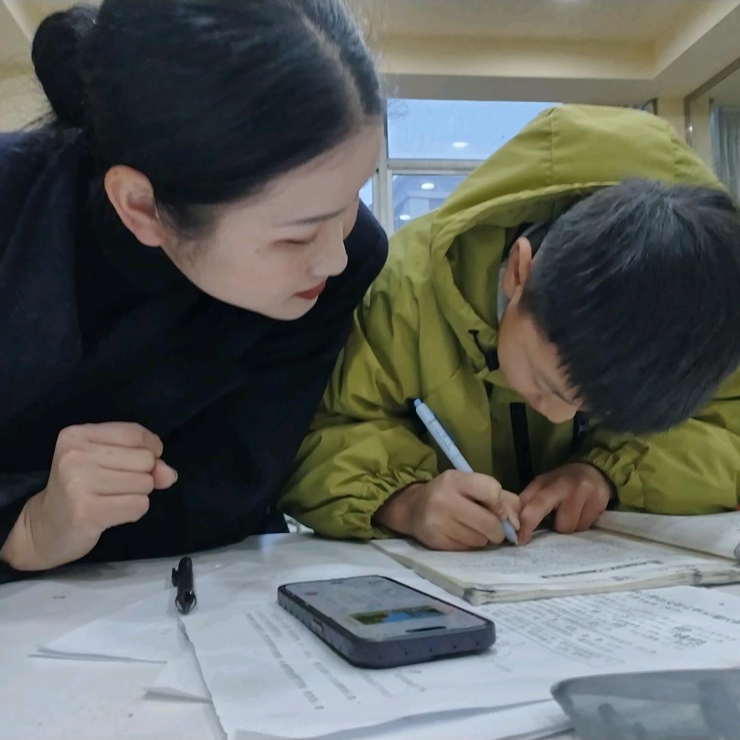 吉码少儿编程    花儿朵朵舞蹈沈老师