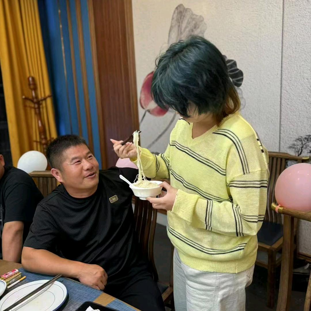 小幸福💕: 🌺এ᭄²⁰25