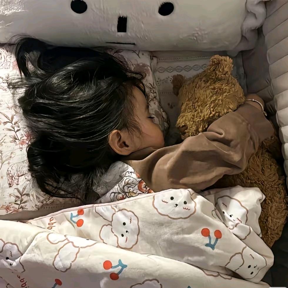 抱抱小熊