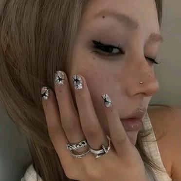 好烦又是一个人