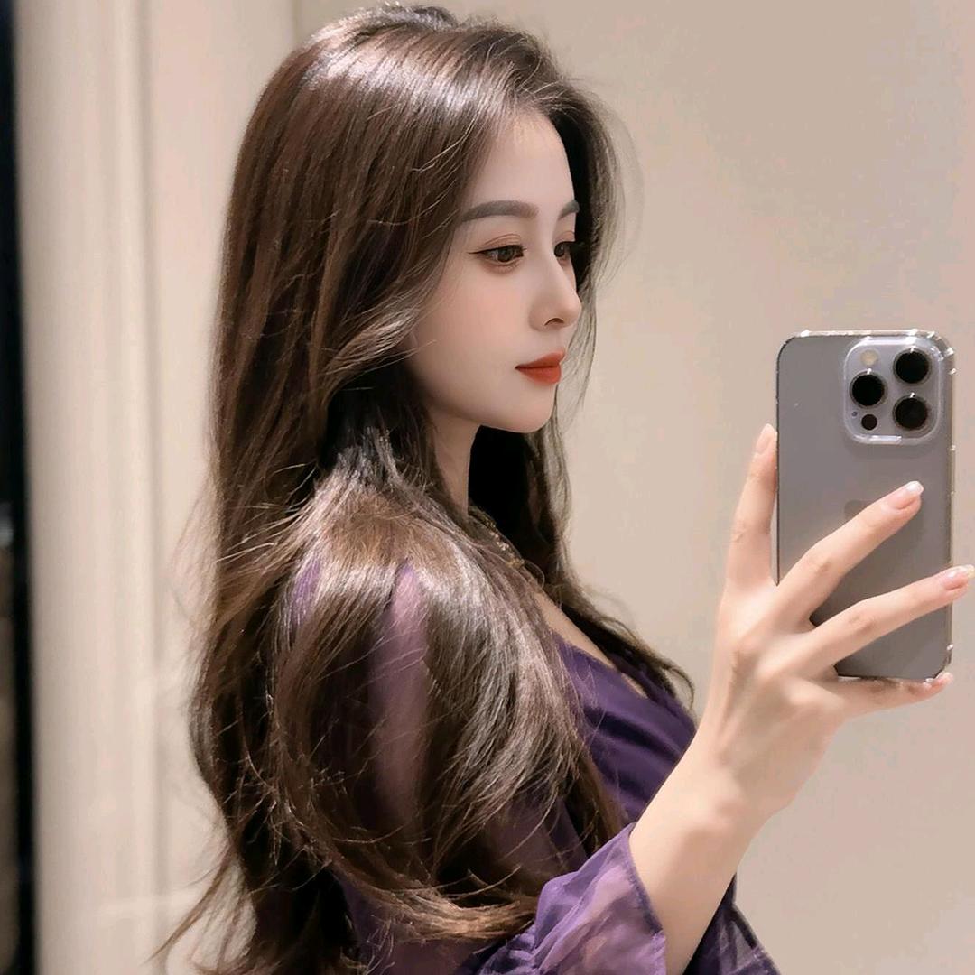 小何