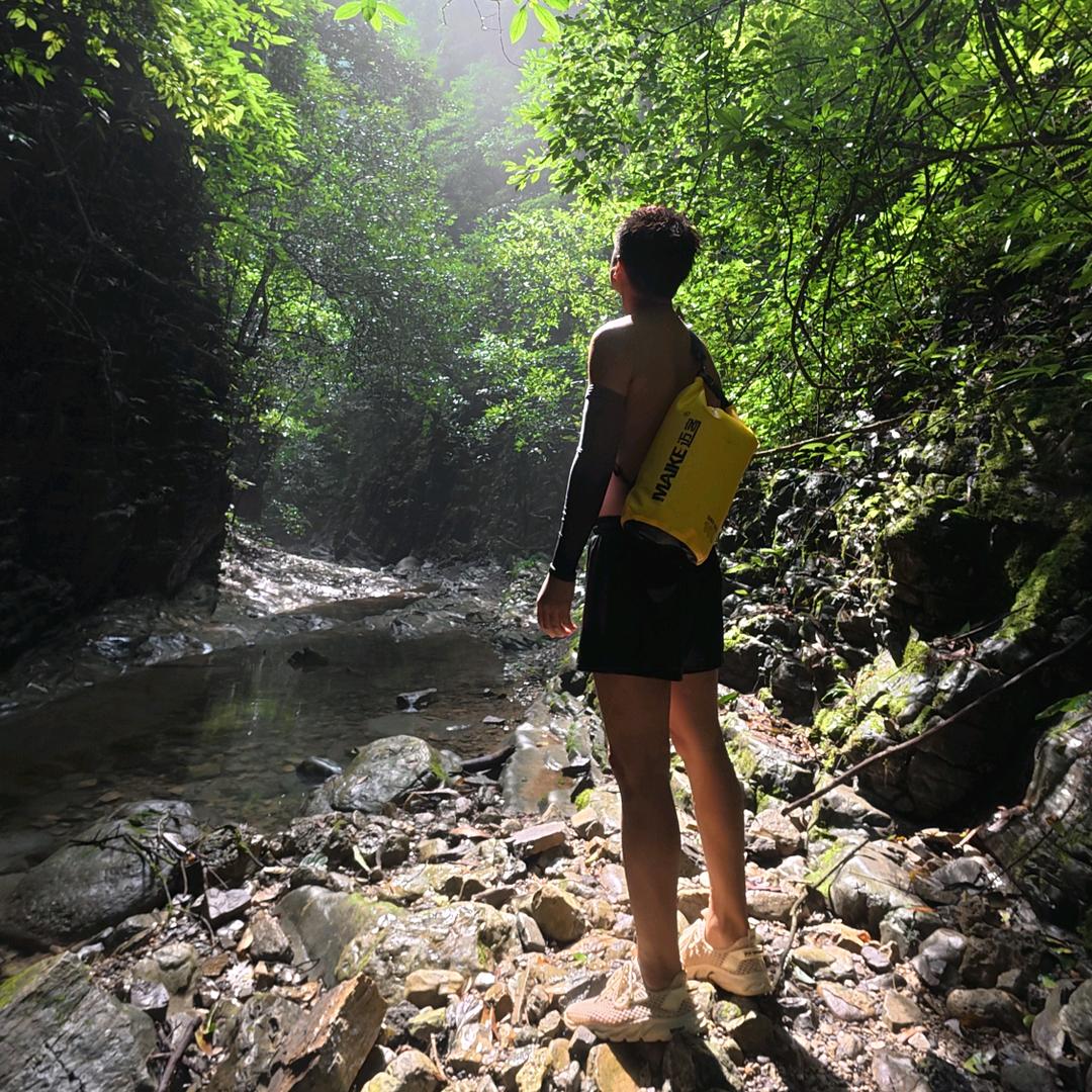 高进丶渠县创想广告