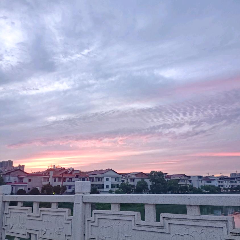 浅笑不语