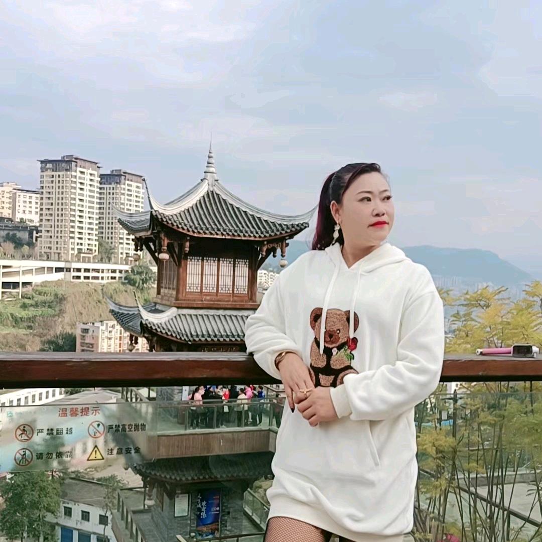 万州⼳妹
