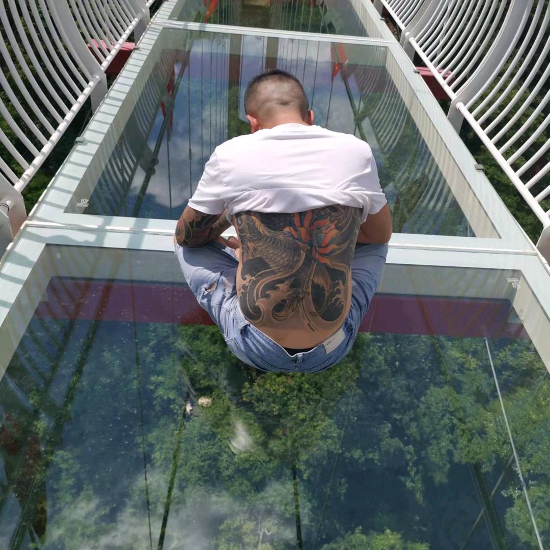 Y u👣𓀍