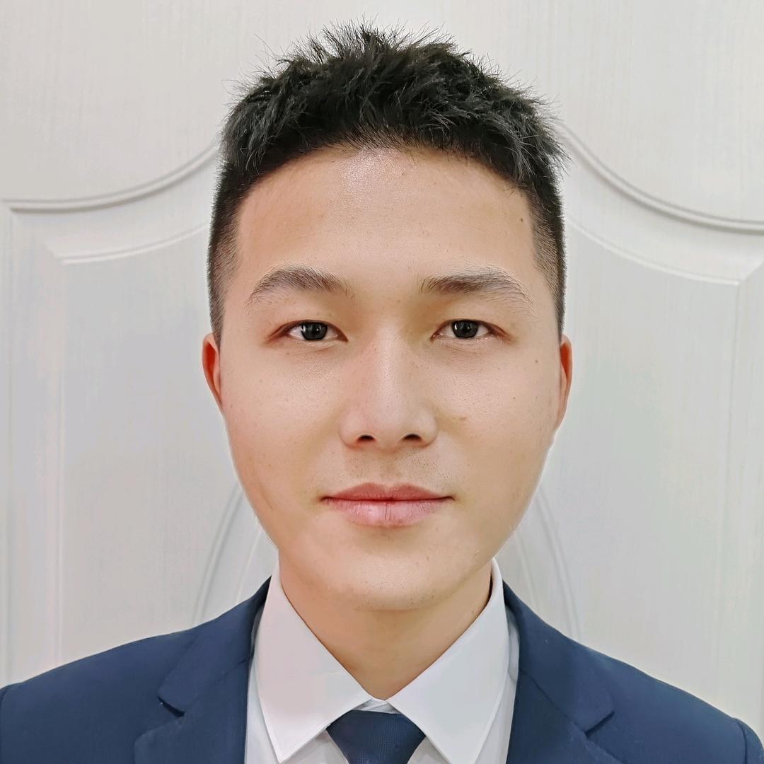 你有一个房产经纪人朋友