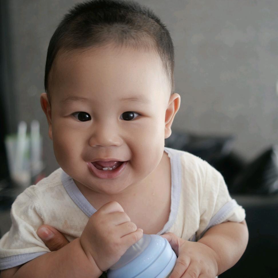 开小卖铺的白女士