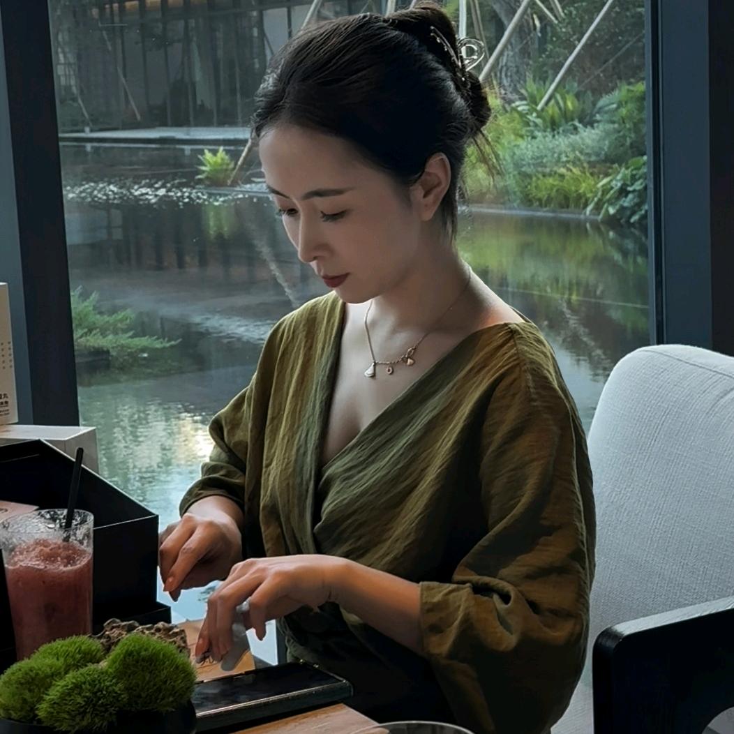 泥娜夫人商贸店