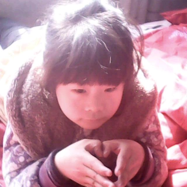 阳光明媚的中老年美少女