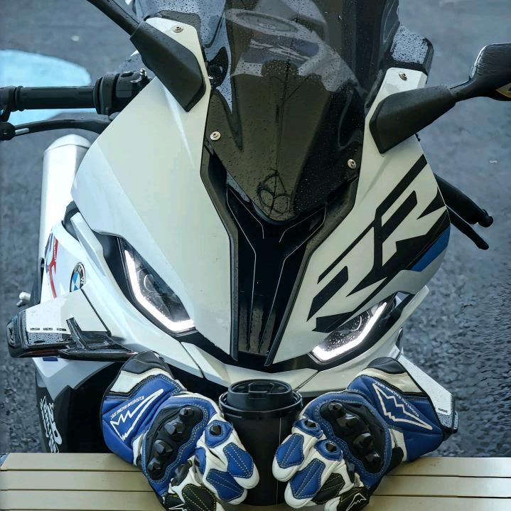 嗷嚎鲨鱼🦈🦈🦈🦈🦈🦈🦈🦈