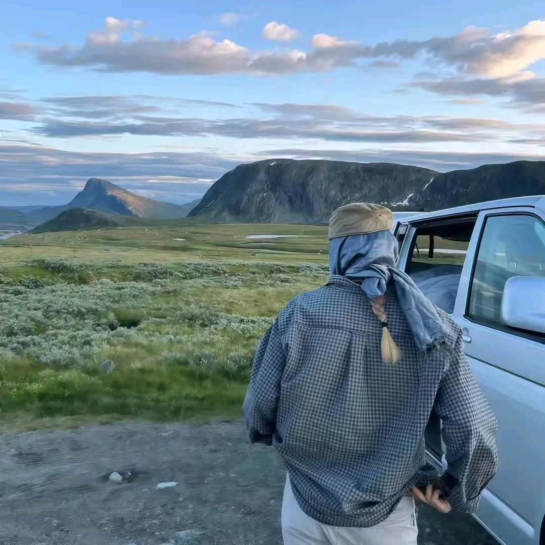 ℰ𝒱ℯ𝓇𝓁ℯ𝒶𝒻