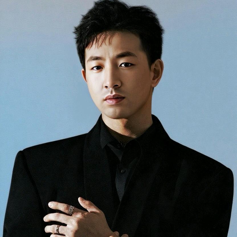 眼镜卖的好老婆娶的早