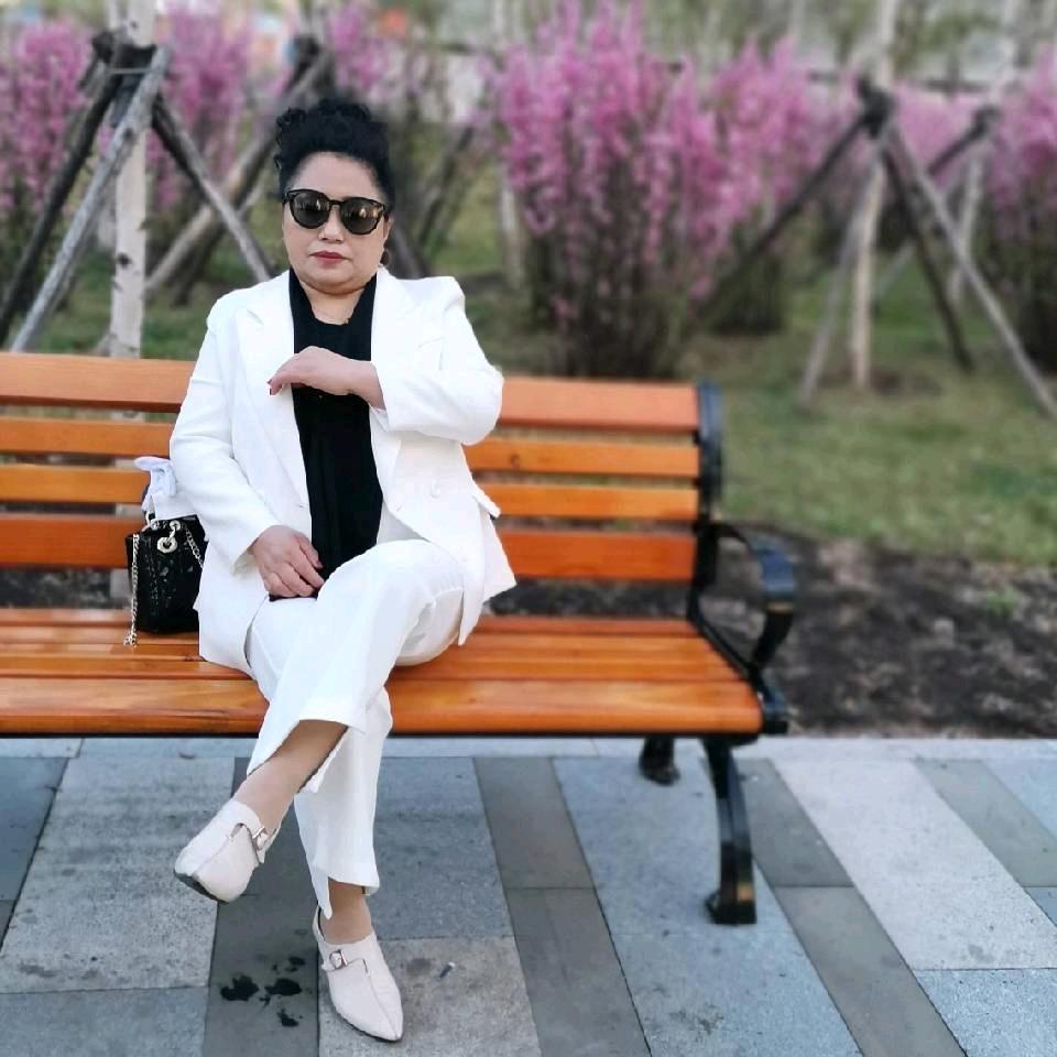 爱👄浪漫的女人