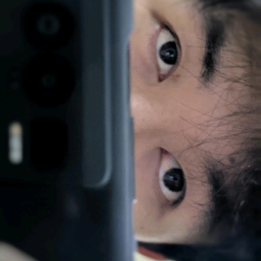 晚上拿拖鞋拍吧唧