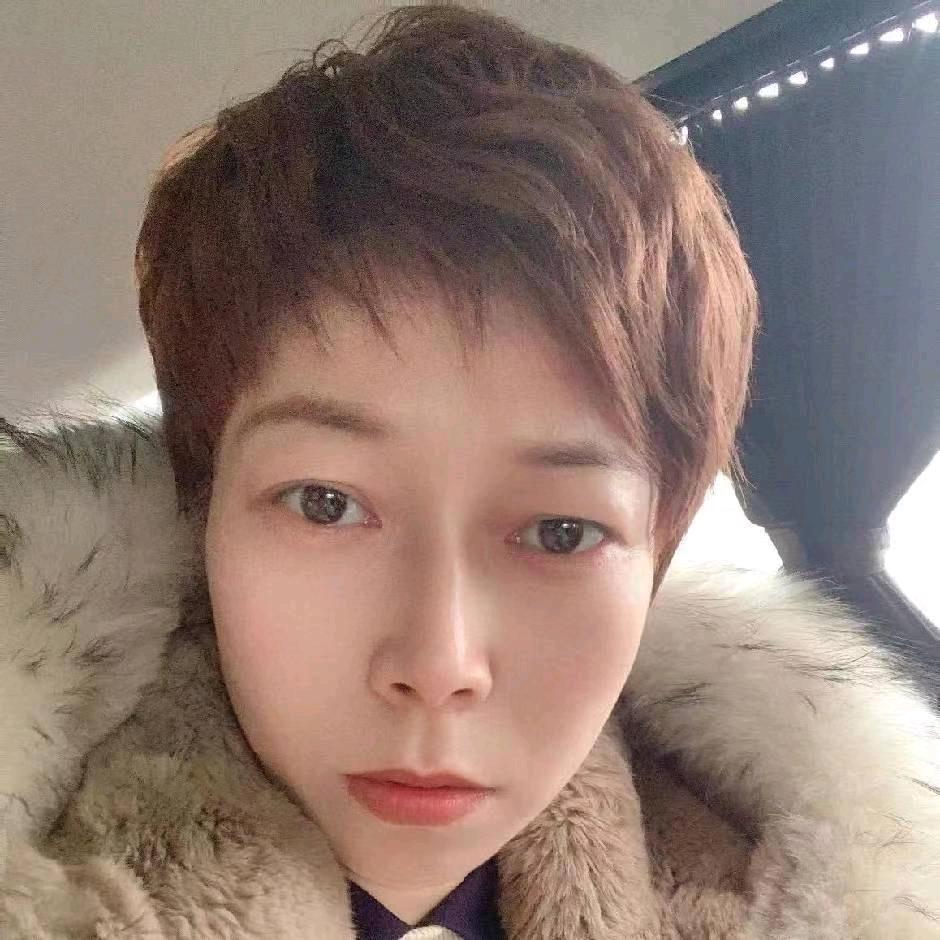 燕姐地摊十元模式羊皮手套