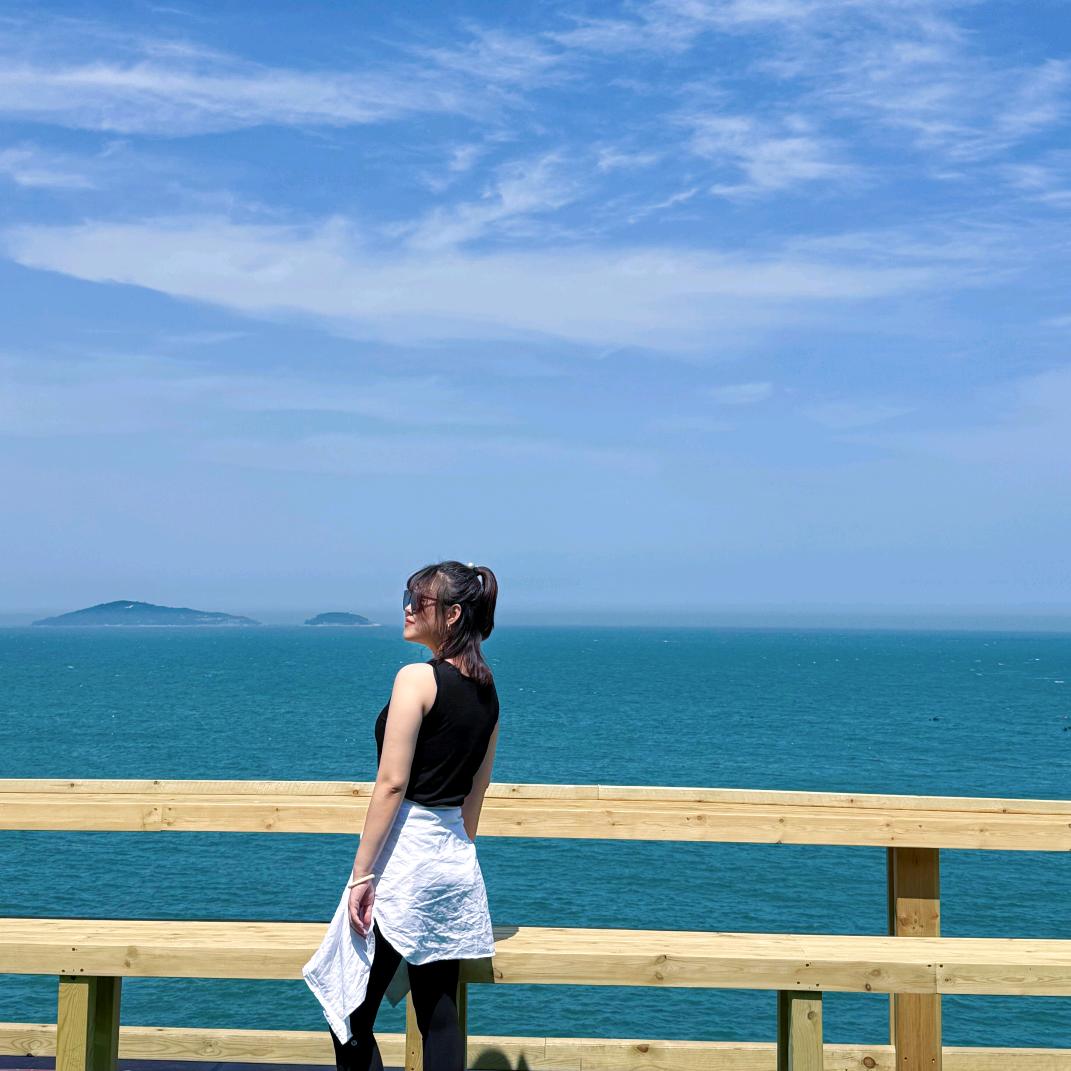 爱生活的酒姑娘