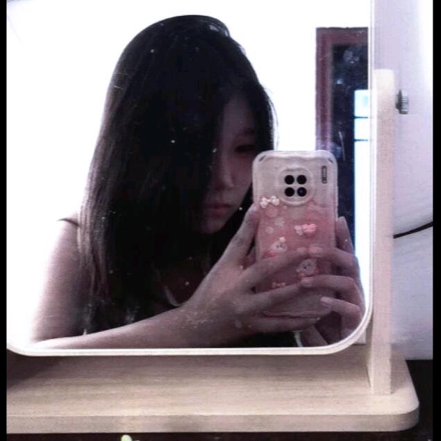 鹿依心飞，茸光相随。