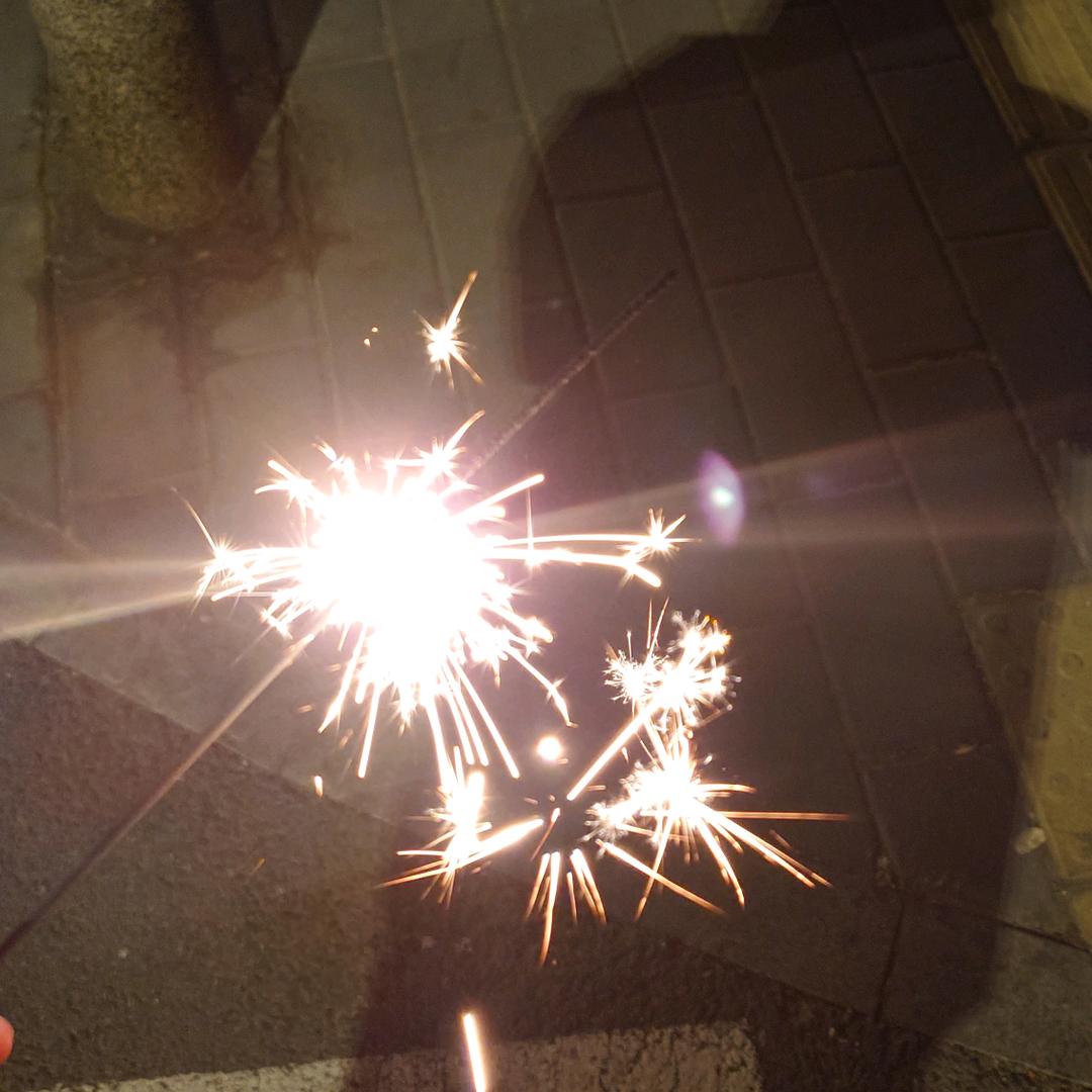 青苹果味绿舌头