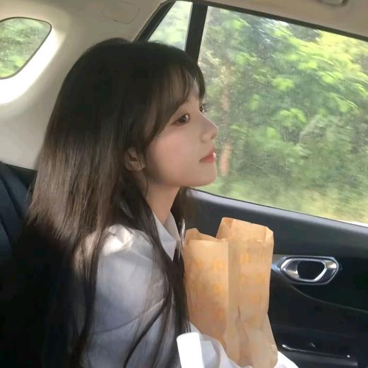 机灵鬼敲代码吖！