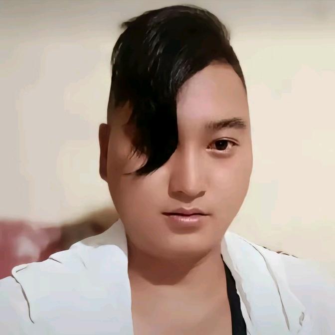 忧郁的绯红变异巨大蟑螂的超级高冷鼻屎