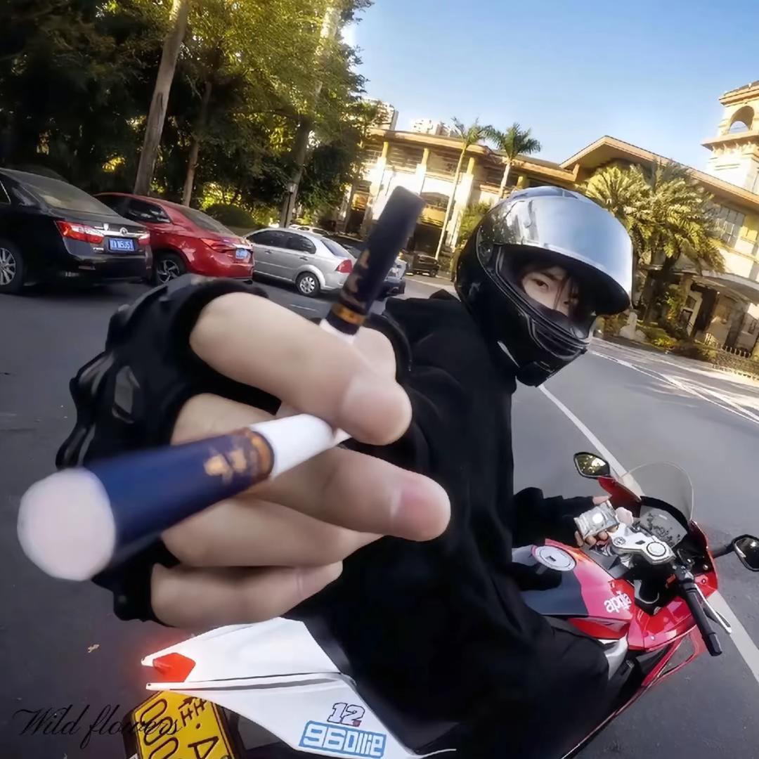 骑SR的陈🏍