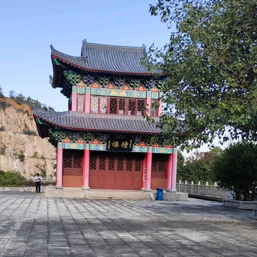 L L H