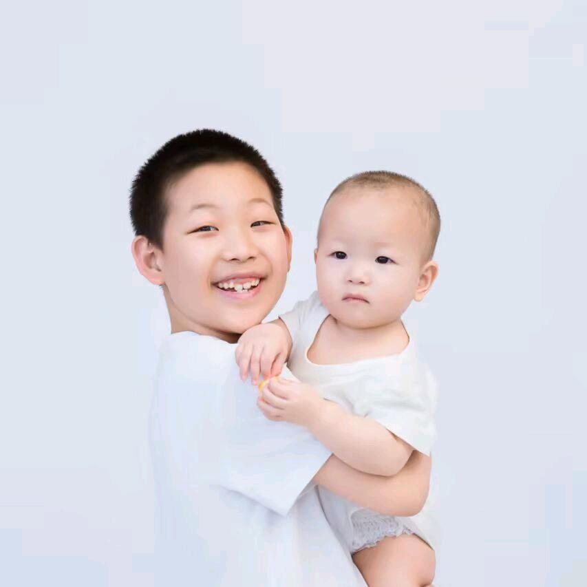 小艺呀（洋洋麻麻）