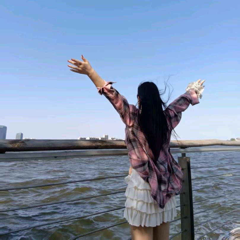 小蜜蜂  🐝🐝