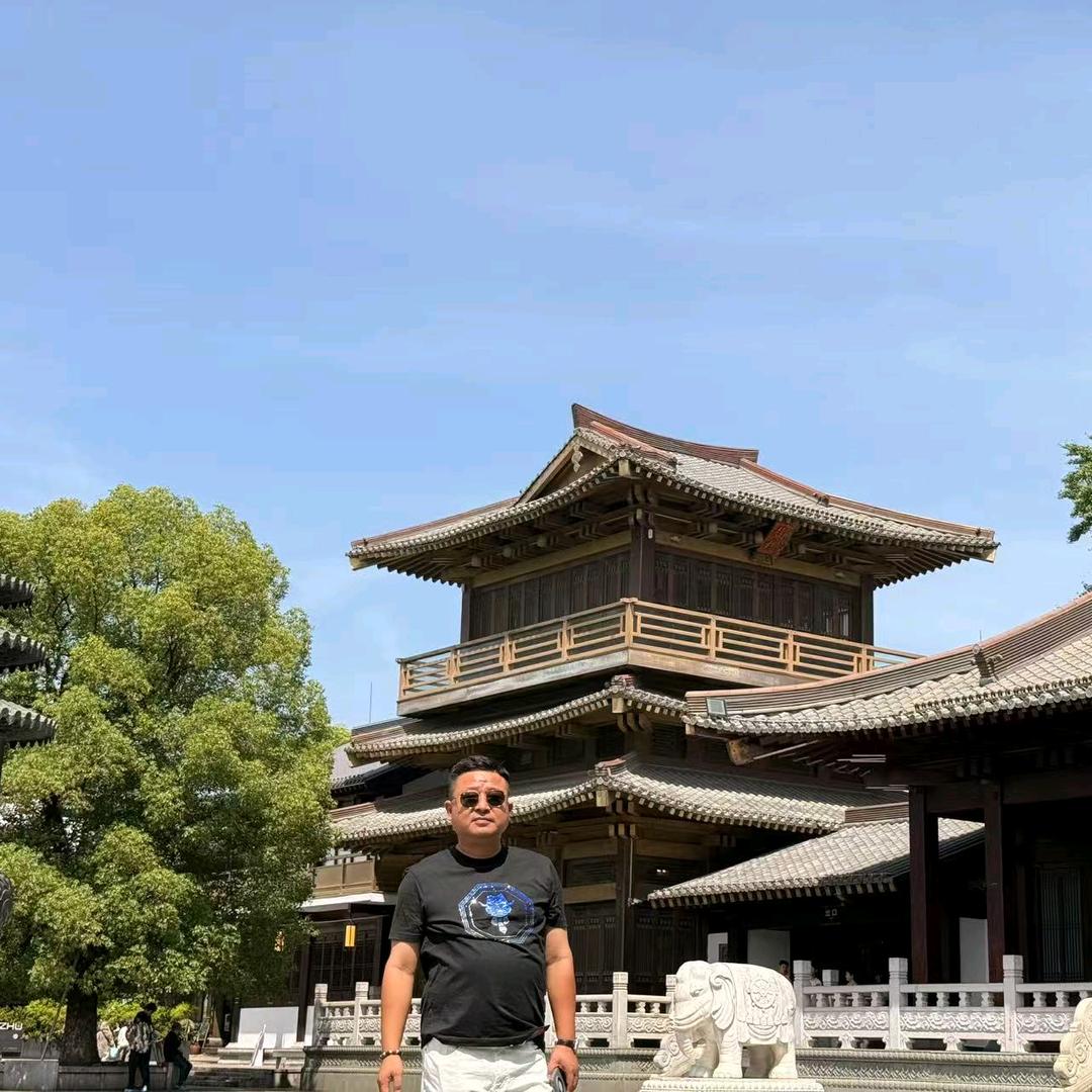 钻卡会员吴京