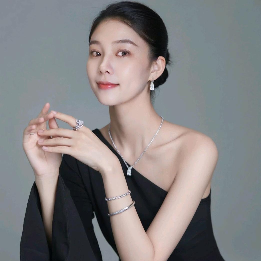 缅潮阁服装