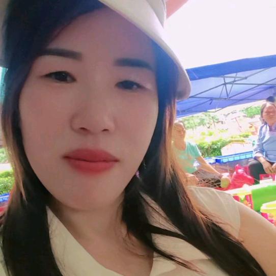 专业打孔开门，地脚线，吊顶，都可以微我