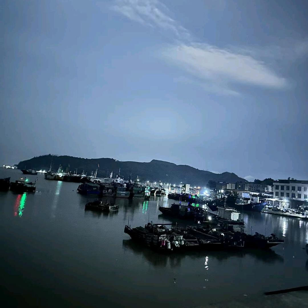 以文为名，以钱为伴