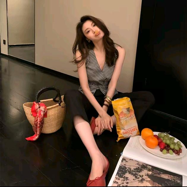 龍喜儿Alonesavor私服穿搭