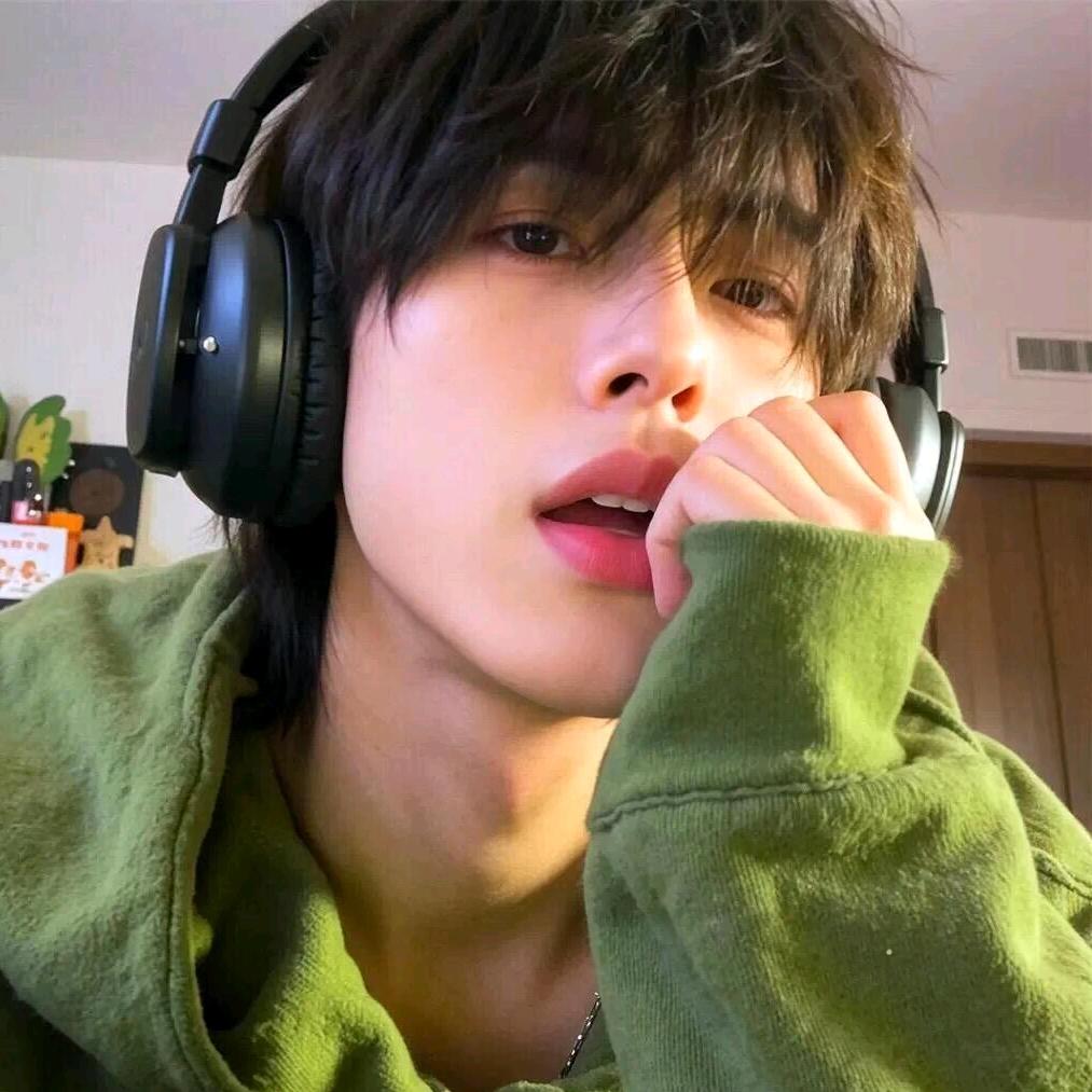 00后房探小张