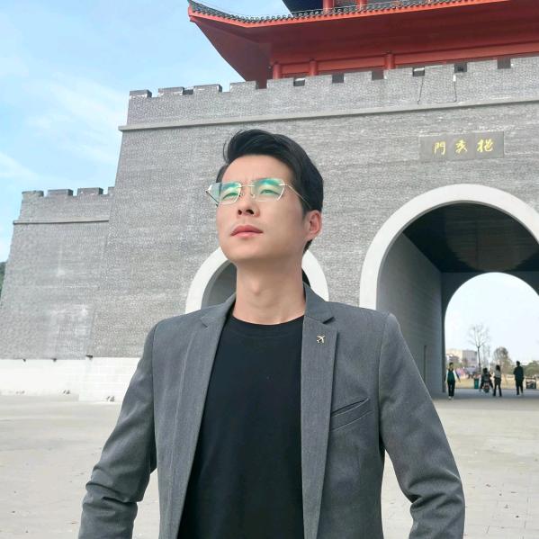 徐明亮