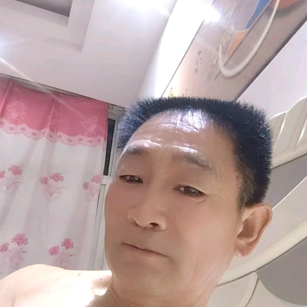 爱养花的唢呐人