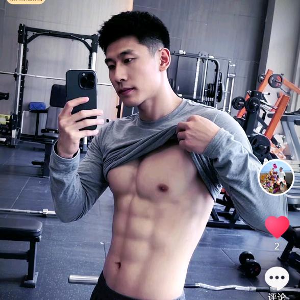 小王爱玩车