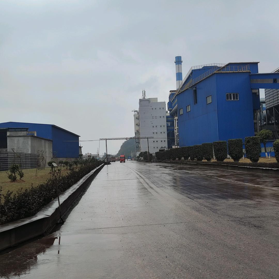 为了生活  日夜奔波。刘氏家族。