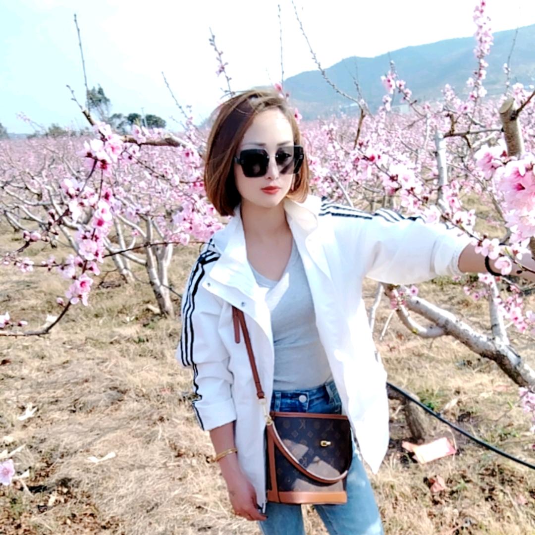 小彝妹💄💄💋💋