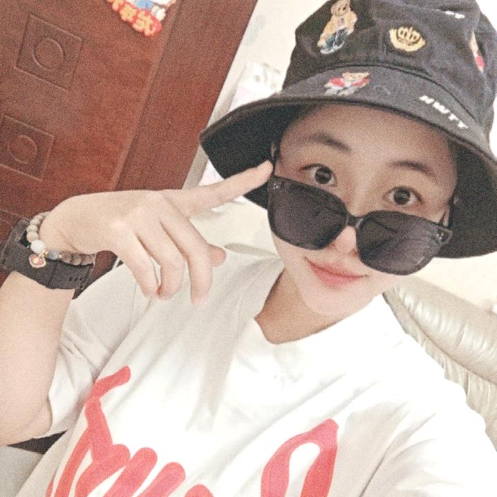 带点社会的甜妹🀄️🍒🌻🍇