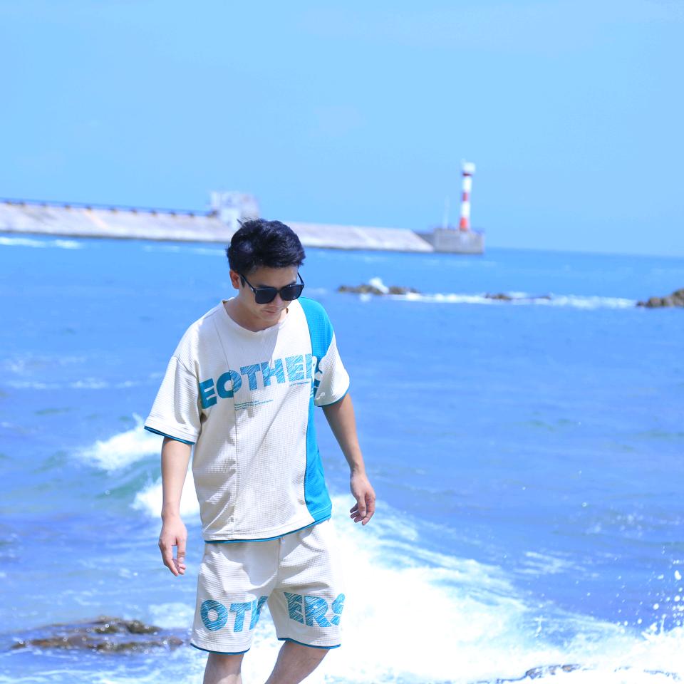 骑蜗牛的小皮虾