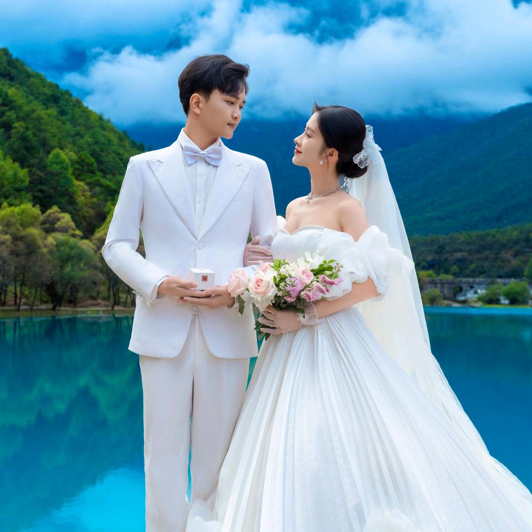 冬天的蓝蓝亮晶晶-