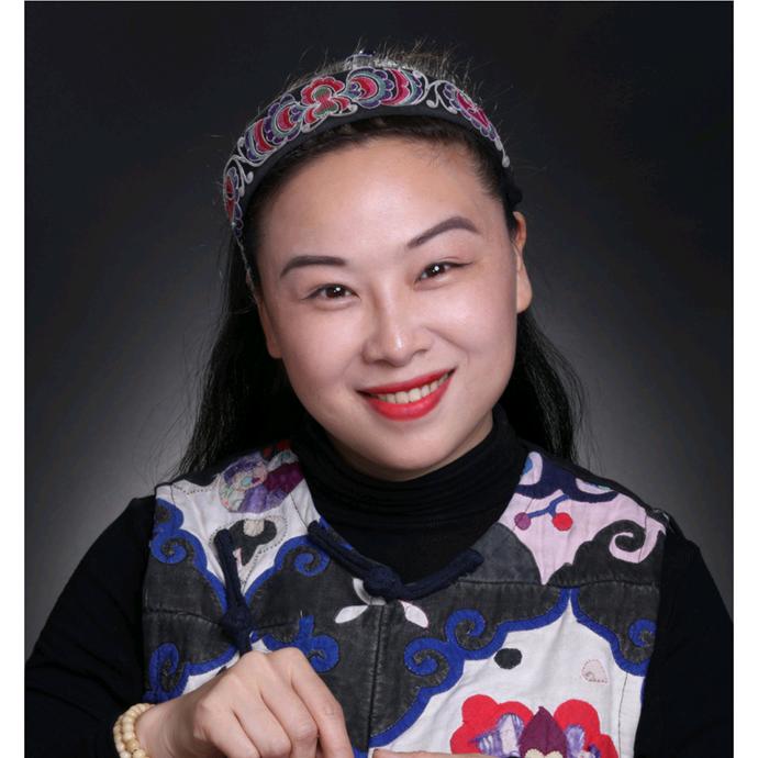 大布江拼布绣传承人何娟