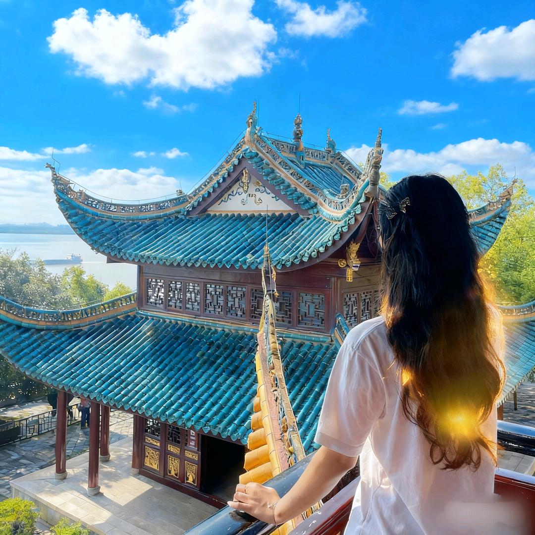 雄鹰般的女人🦅