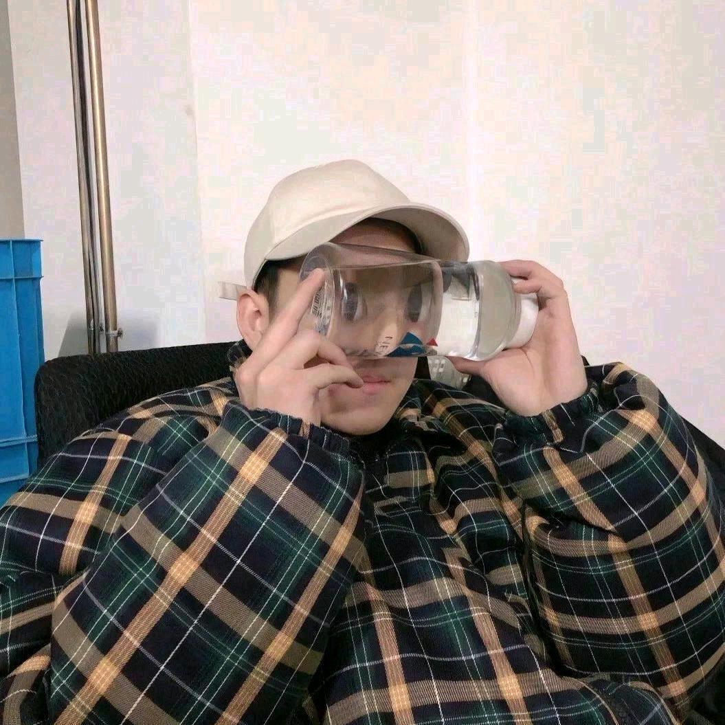 🤙🏼嘿，头发乱了